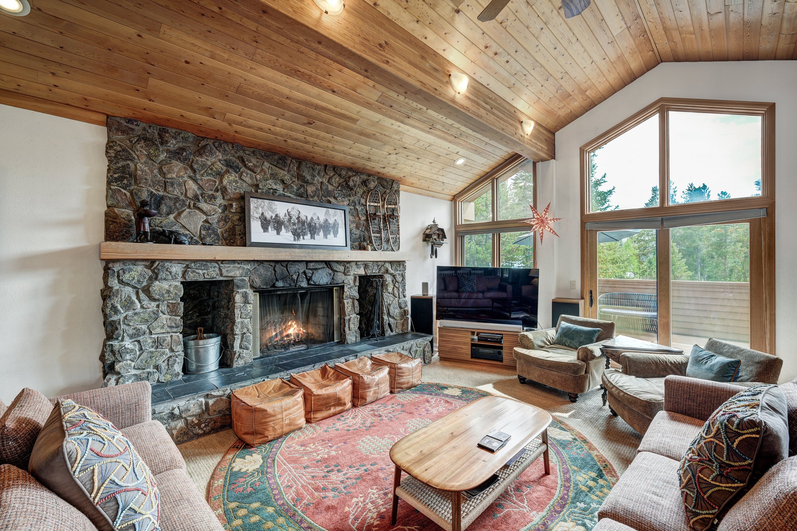 Redwood Lodge — photo 2