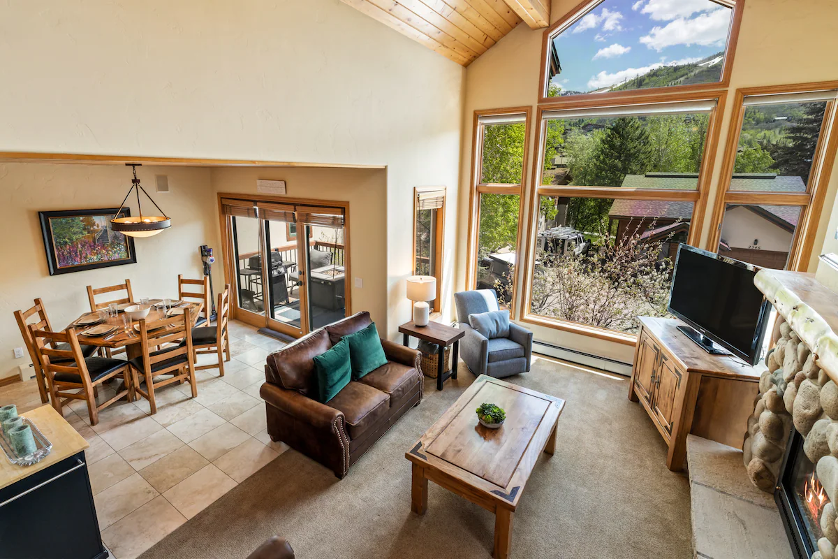 4bd Townhome w Mtn Views Pool and Hot Tub 1079 — photo 4