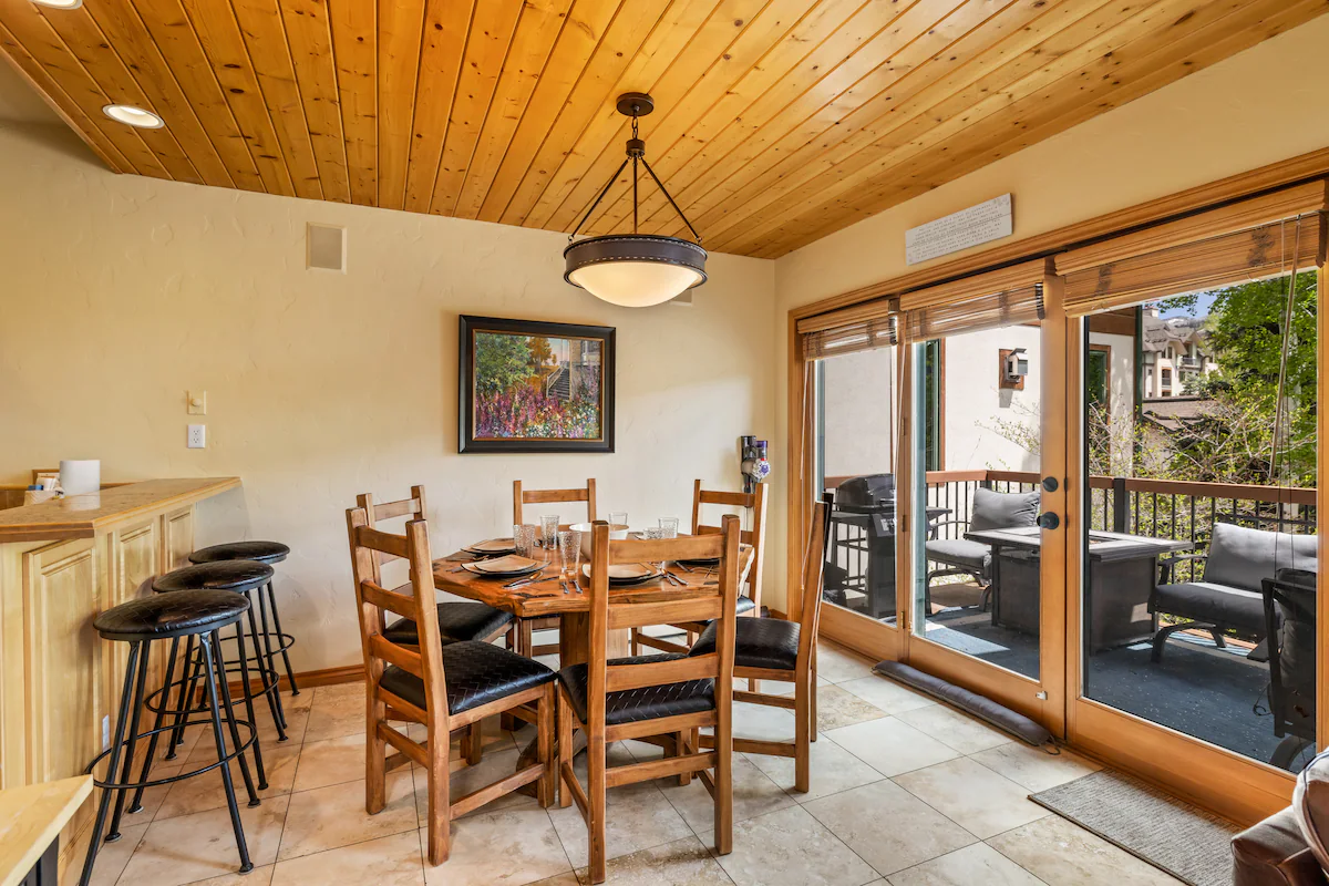 4bd Townhome w Mtn Views Pool and Hot Tub 1079 — photo 5