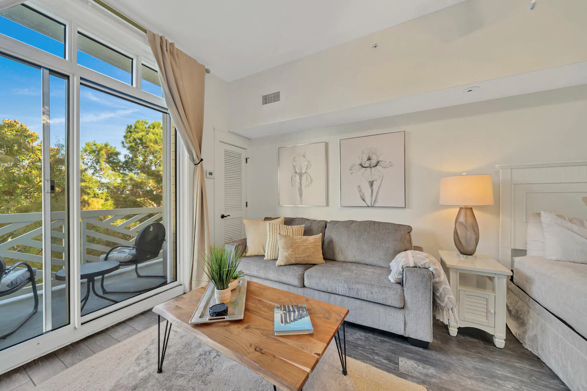Stylish Coastal Baytowne Studio Amazing Amenities — photo 2