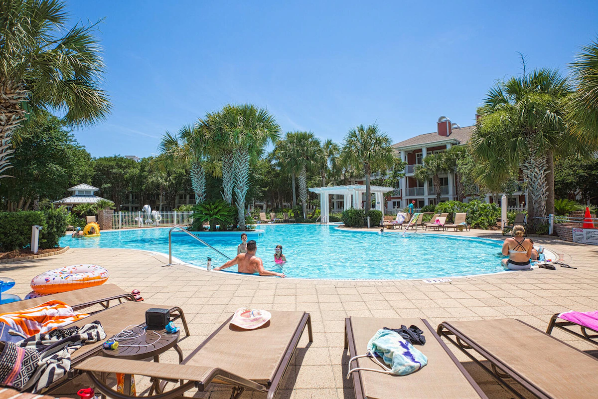 Stylish Coastal Baytowne Studio Amazing Amenities — photo 4