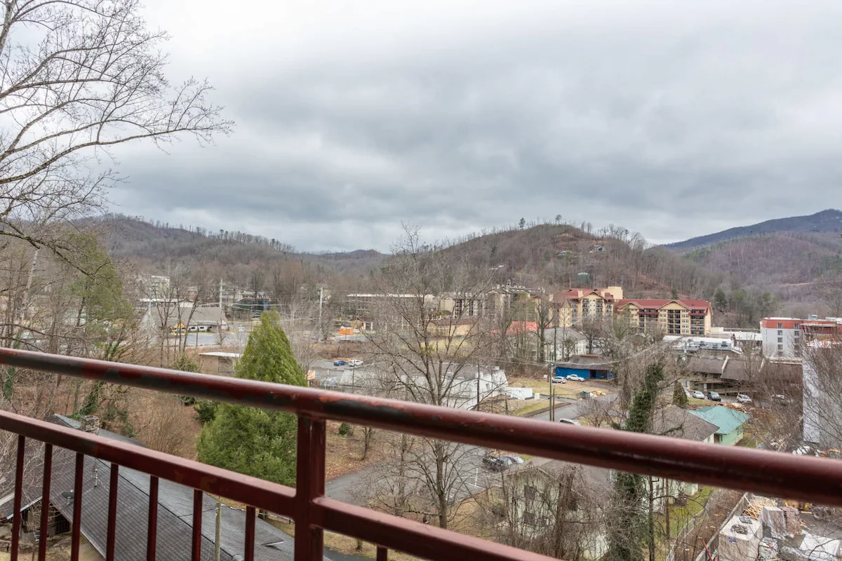 Beautiful Mountain Views/Walk 2 DwTn Gatlinburg — photo 3