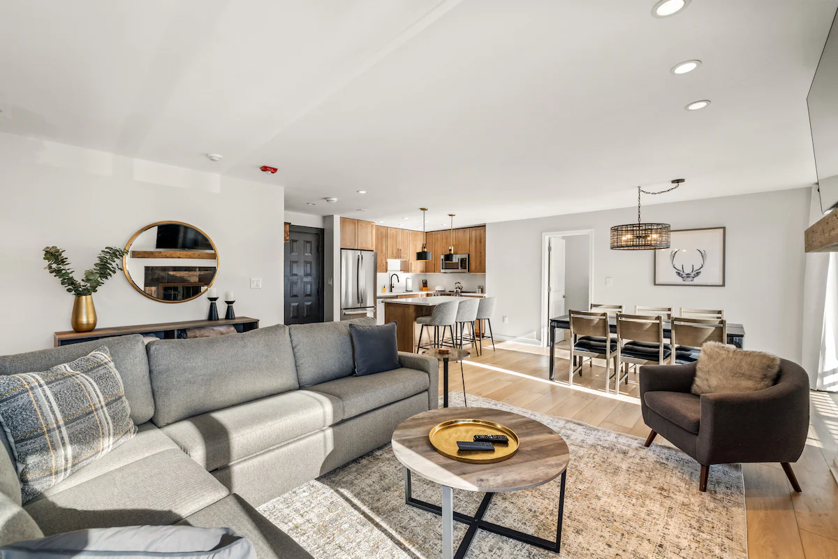 Bear Claw 207 Ski-In/Out Condo + Ski Shuttle! — photo 4