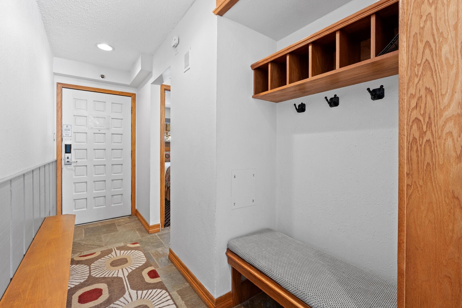 Crestwood 1102 Deluxe 1 Bedroom — photo 3