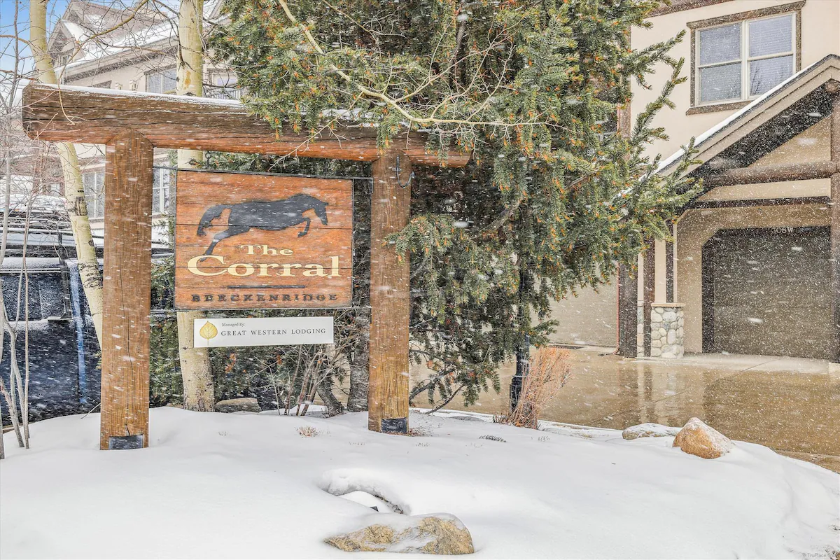 Corral 306E: Walk to Town & the Slopes. Renovated — photo 3