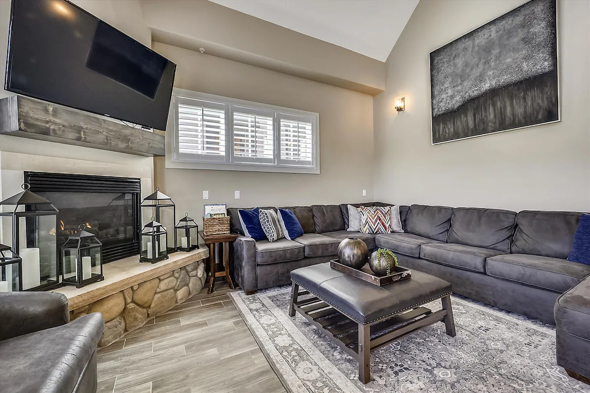 Corral 306E: Walk to Town & the Slopes. Renovated — photo 4