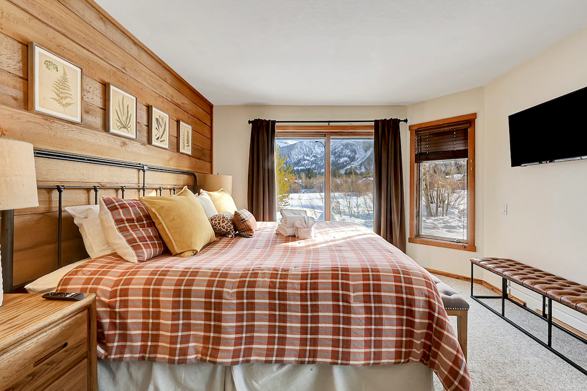 Snowcreek 426 Beautiful Meadow Townhome — photo 4