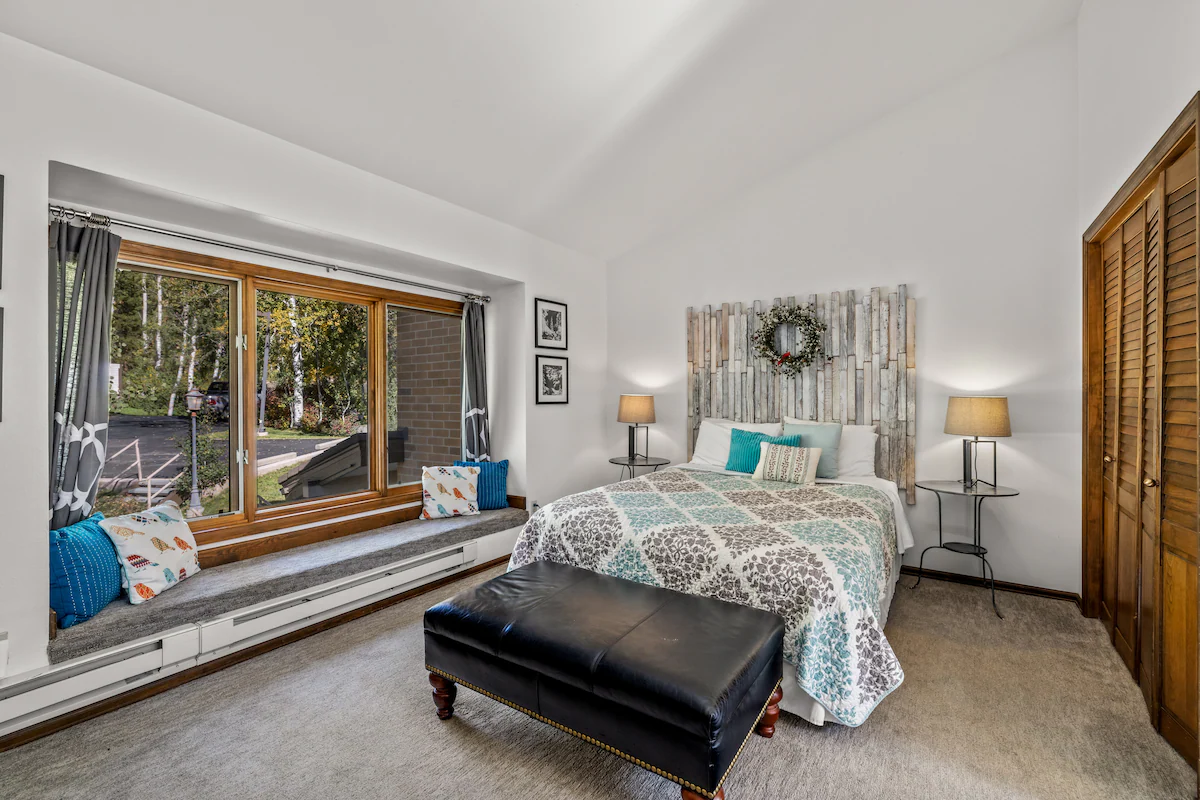 Townhouse on Burgess Creek, Sauna, Winter Shuttle — photo 4