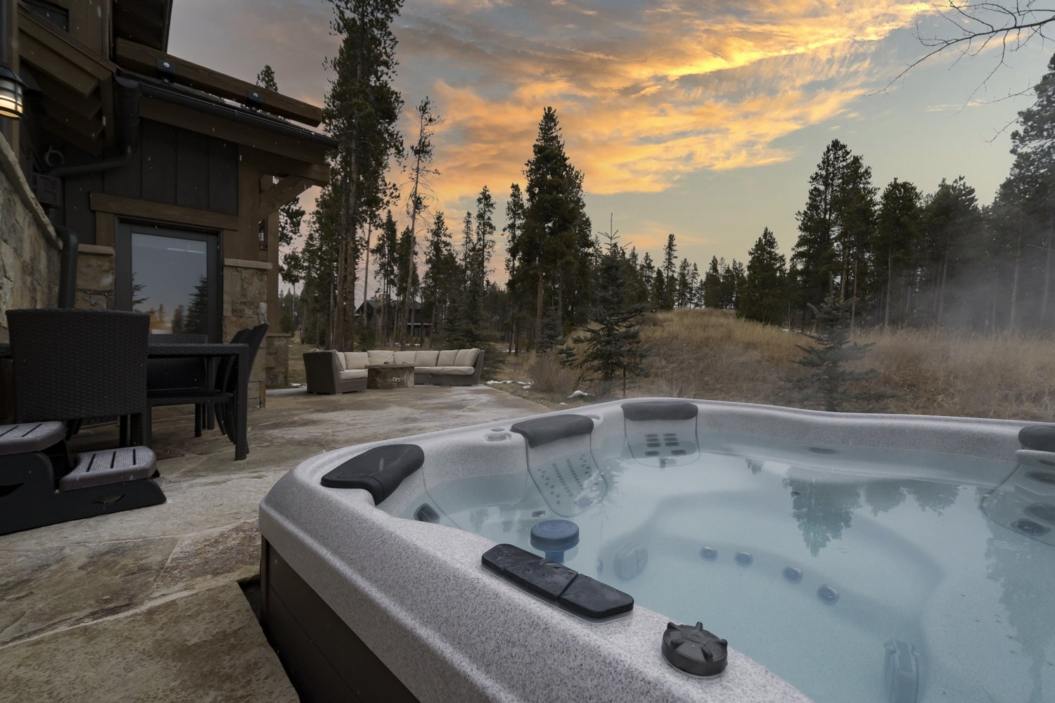 A Shock Hill Chalet by the Gondola — photo 4