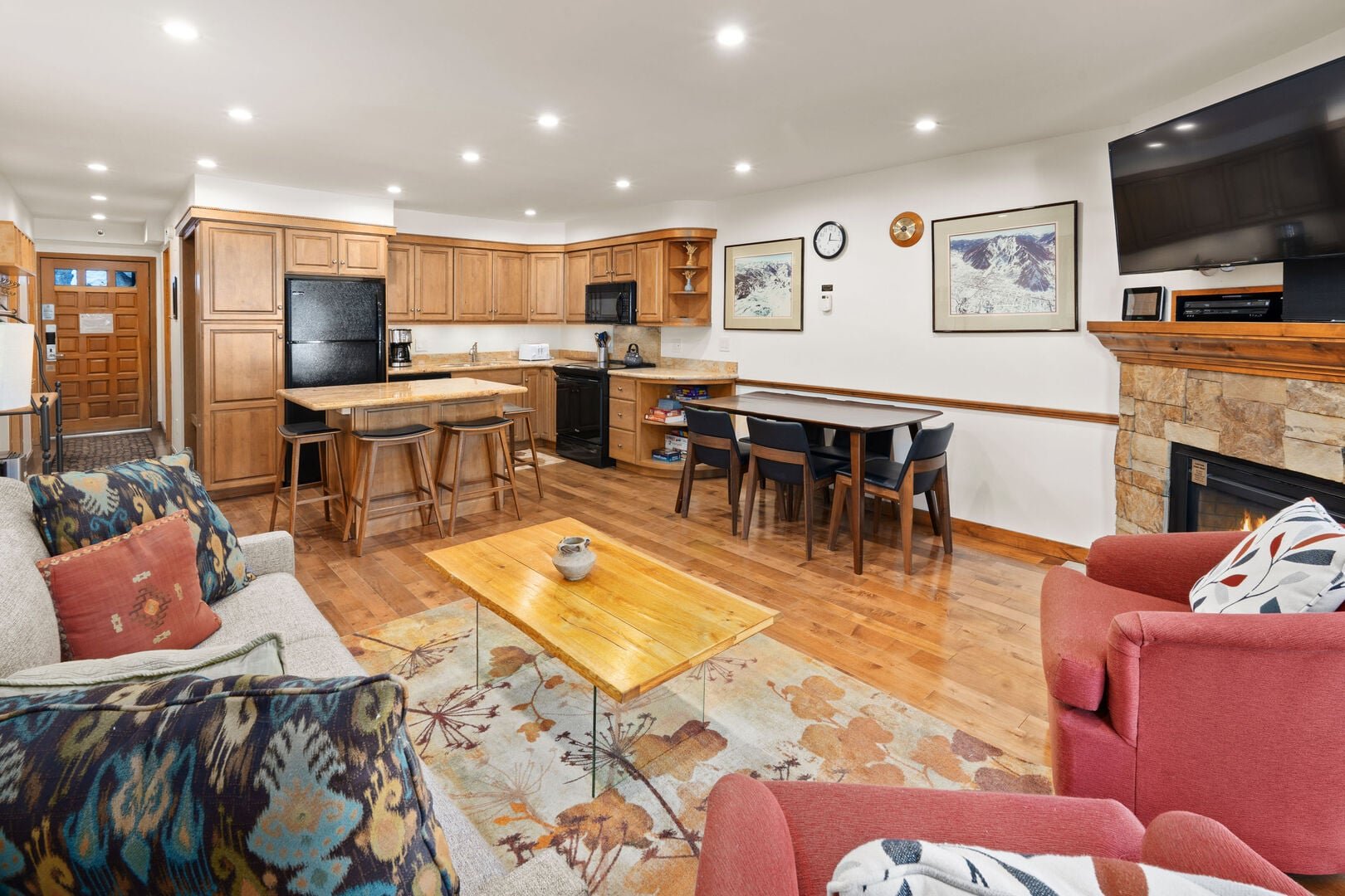 Crestwood 1109 Deluxe 2 Bedroom — photo 2