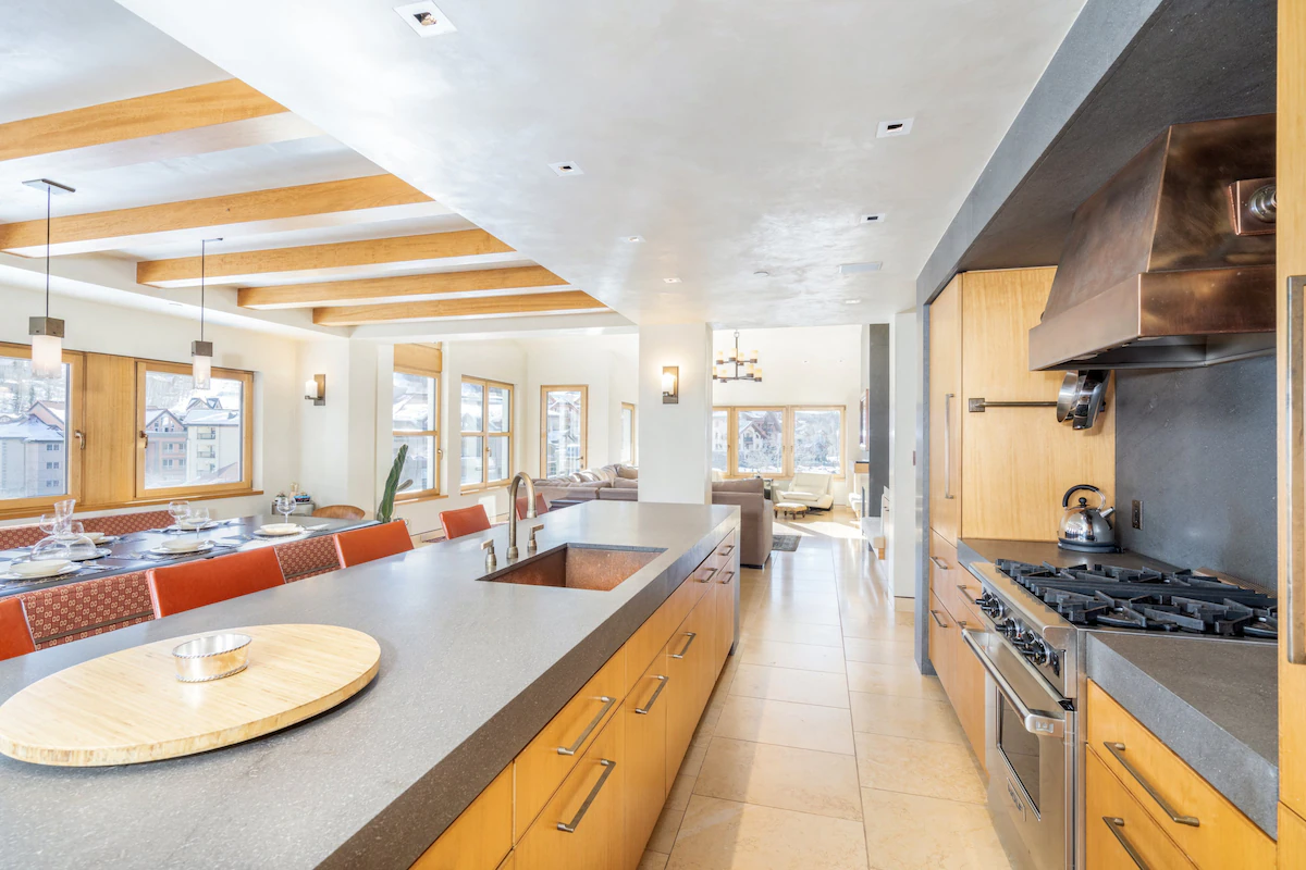 Peaks Penthouse 851 — photo 5