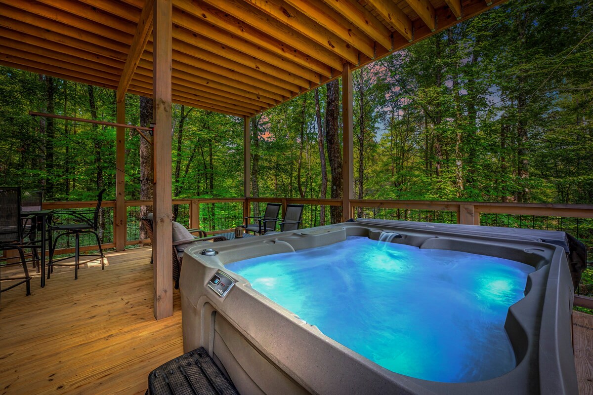 Golf Sim Cabin | Hot Tub, Game Room & Firepit — photo 3