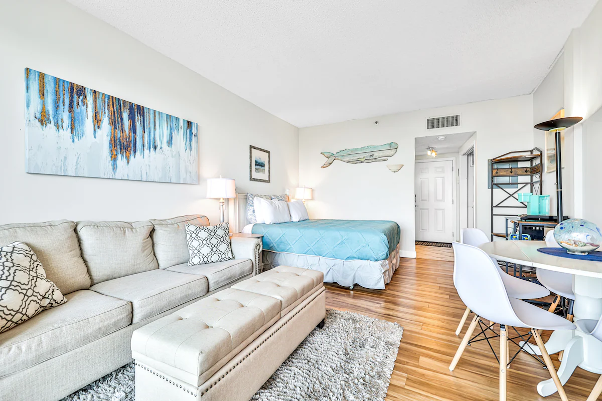 Waterfront Condo *w/pool access* — photo 2