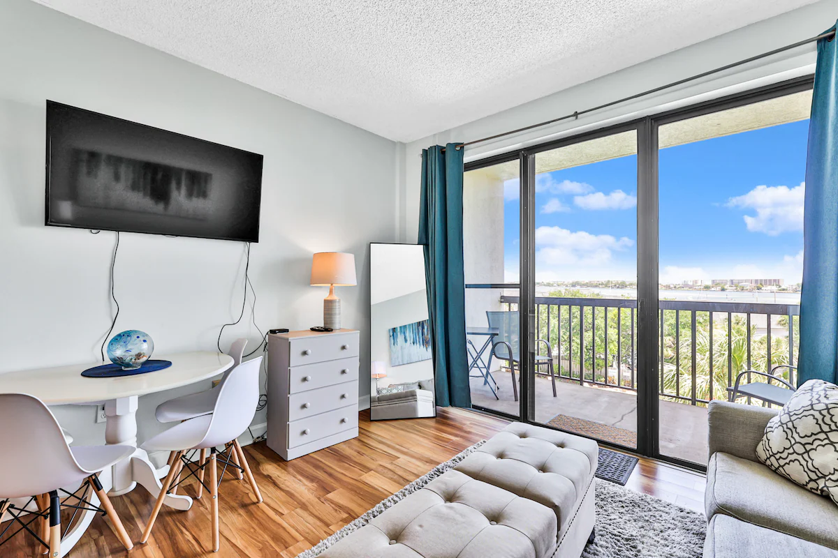 Waterfront Condo *w/pool access* — photo 4
