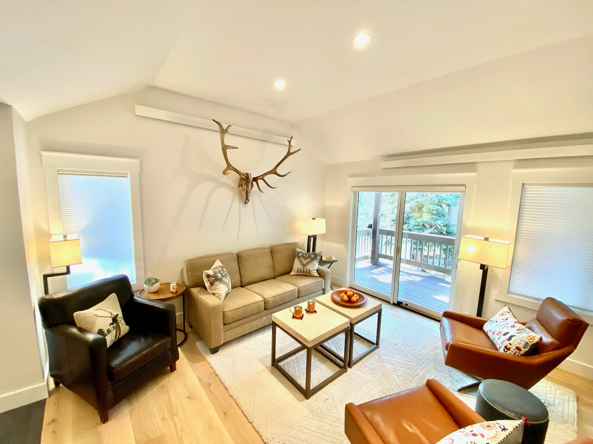Teewinot B5: Top-floor 2BR Condo: Fully Remodeled — photo 2