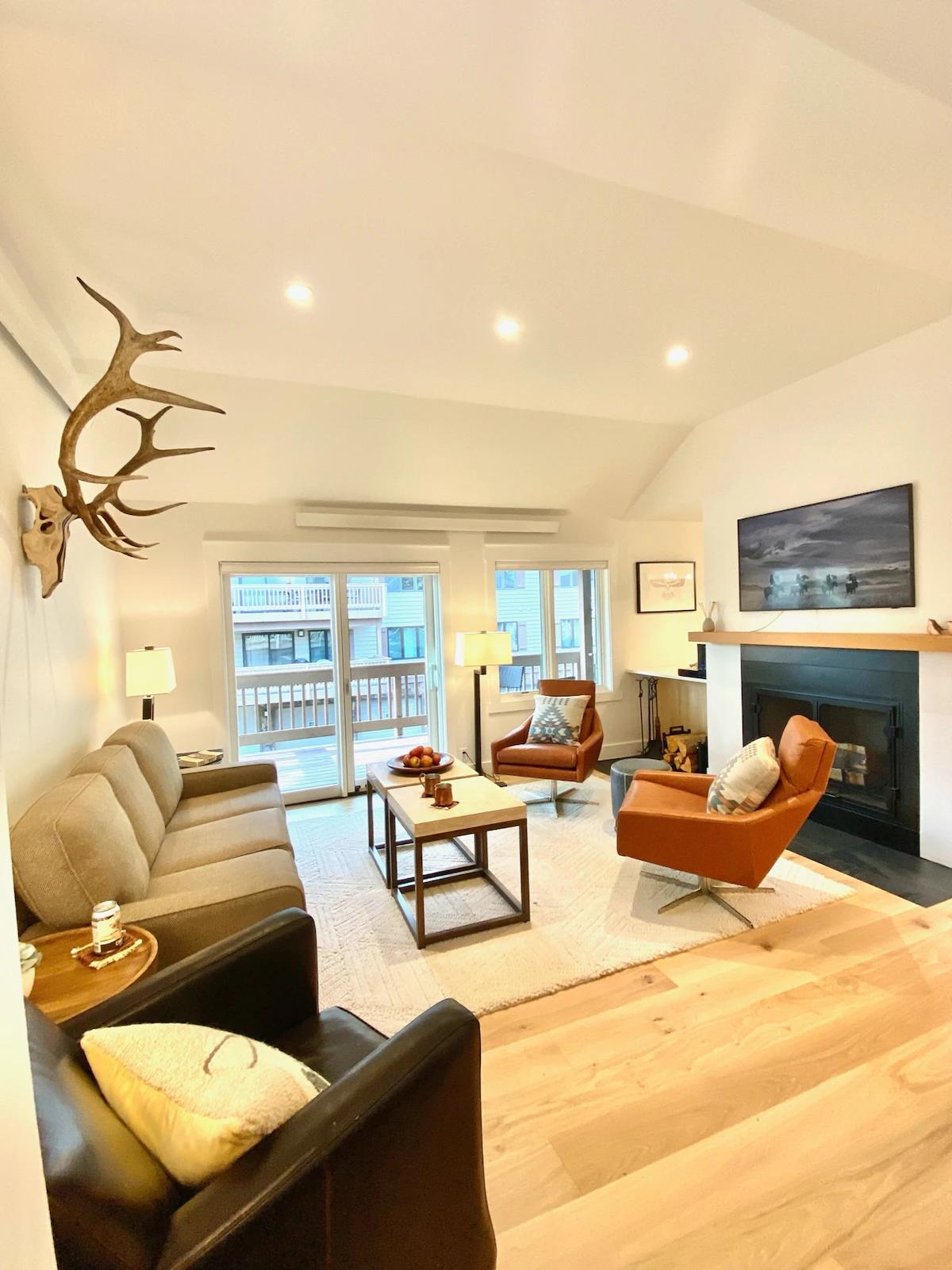 Teewinot B5: Top-floor 2BR Condo: Fully Remodeled — photo 3