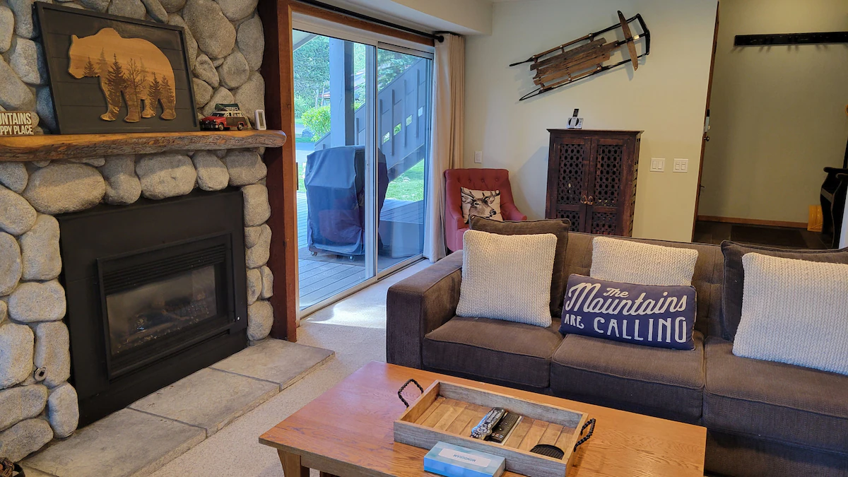 Snowcreek Resort Vacation Rental 585 — photo 3