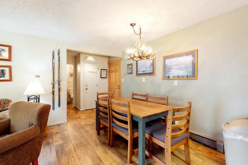 Cute 2BR Ski In/Out Ski Inn Condos 226 — photo 5