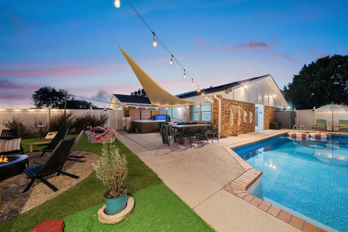 Pool•Hot Tub•Game Room•Outdoor Movies•Luxury Stay — photo 3