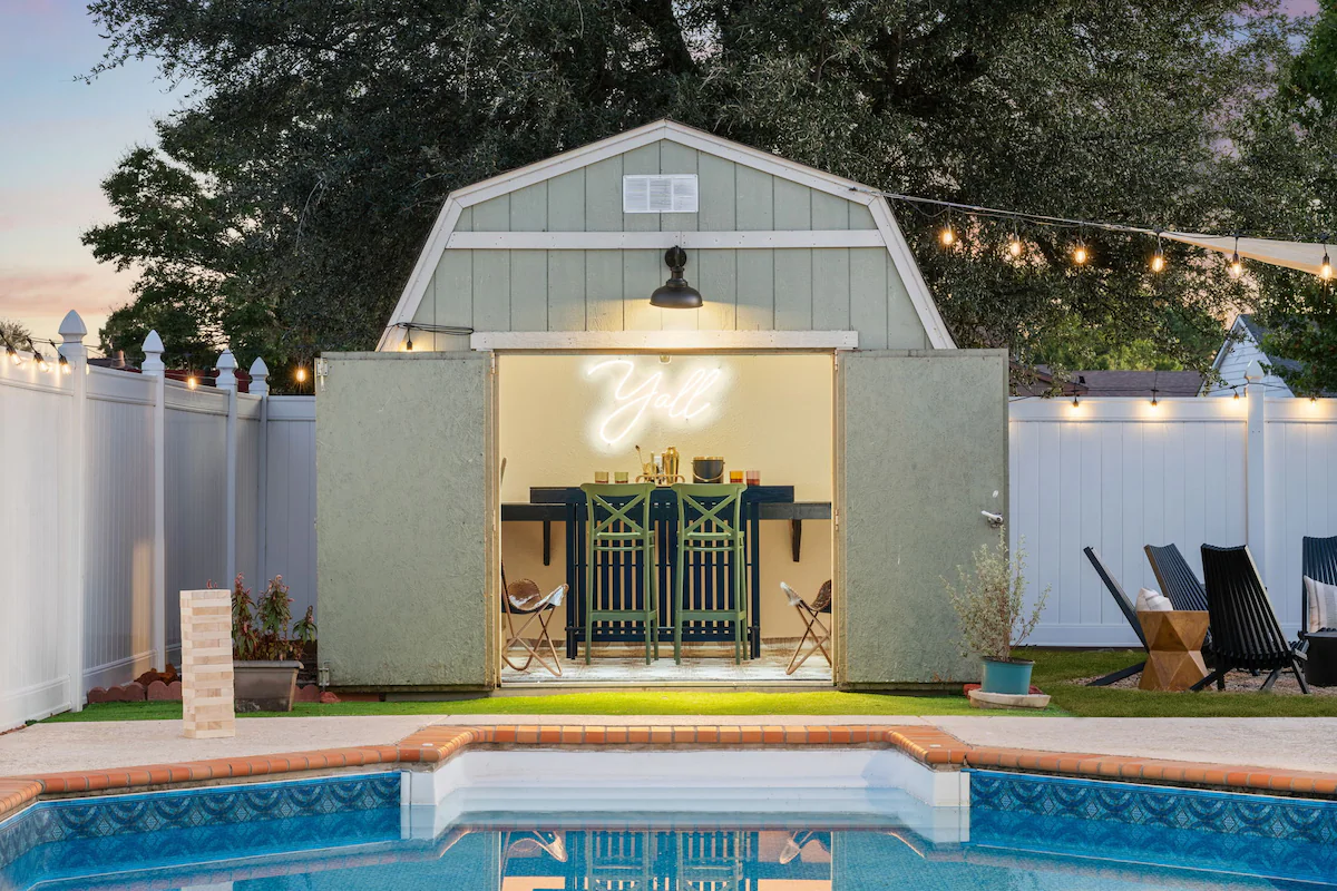 Pool•Hot Tub•Game Room•Outdoor Movies•Luxury Stay — photo 4