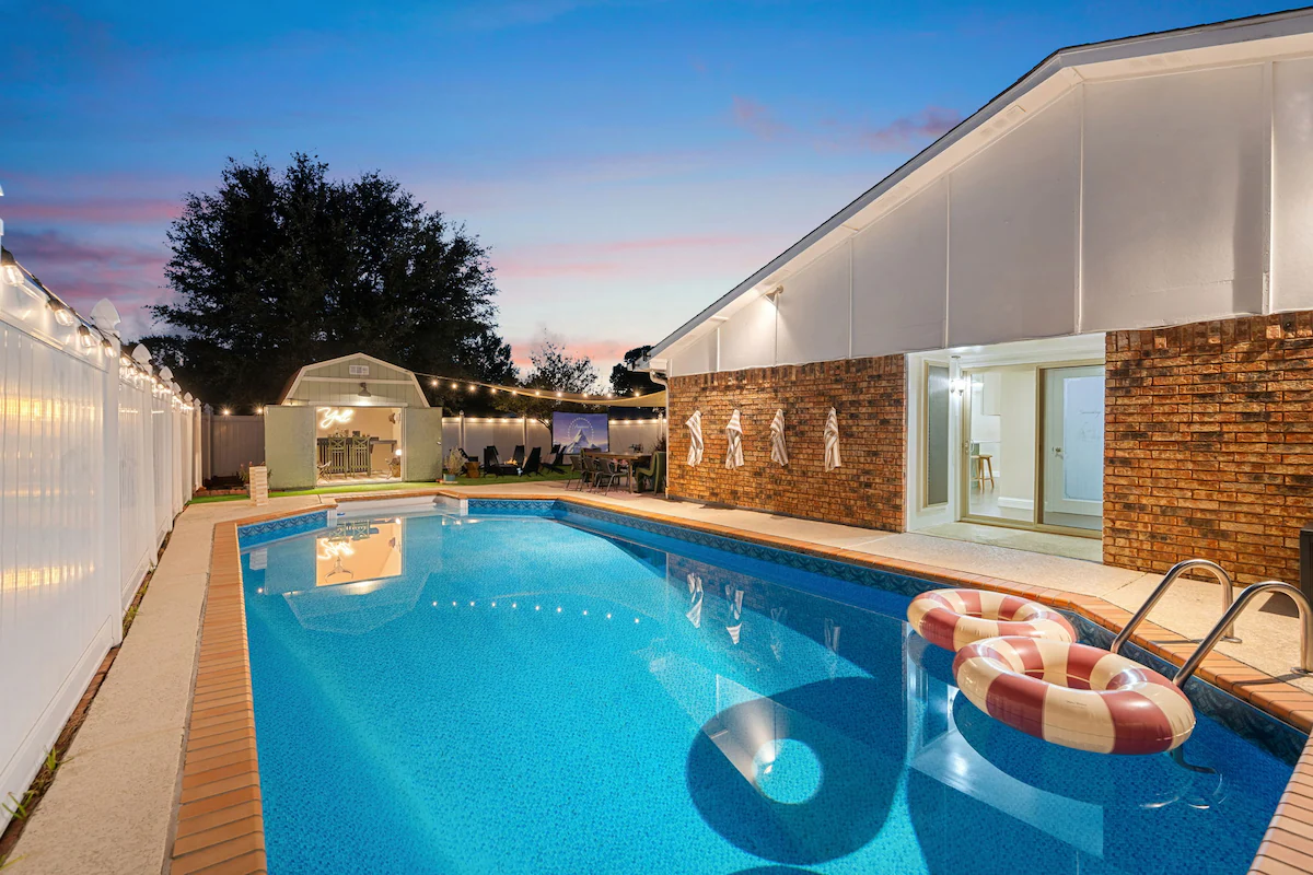Pool•Hot Tub•Game Room•Outdoor Movies•Luxury Stay — photo 5