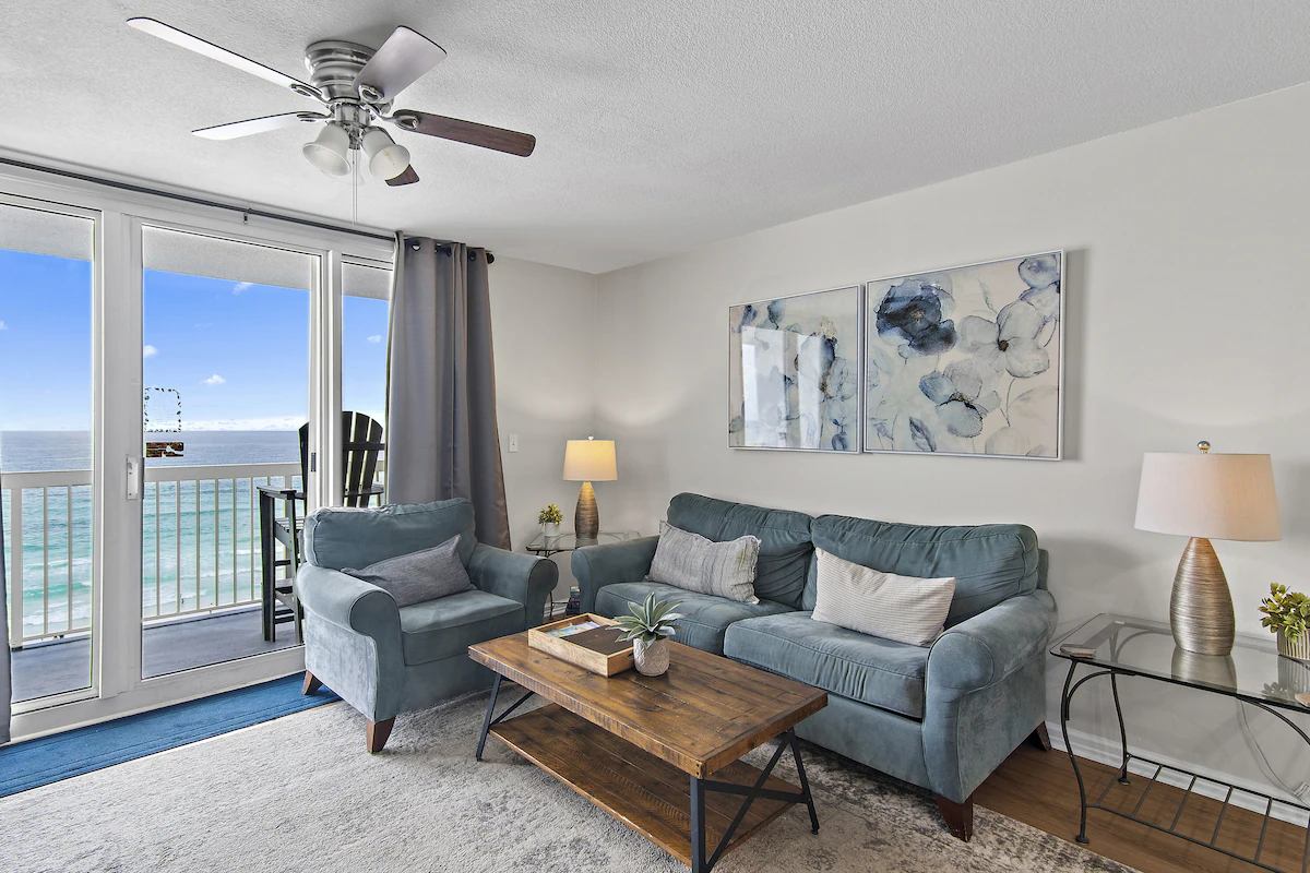 Pelican Beachfront with Amazing Ocean Views — photo 2
