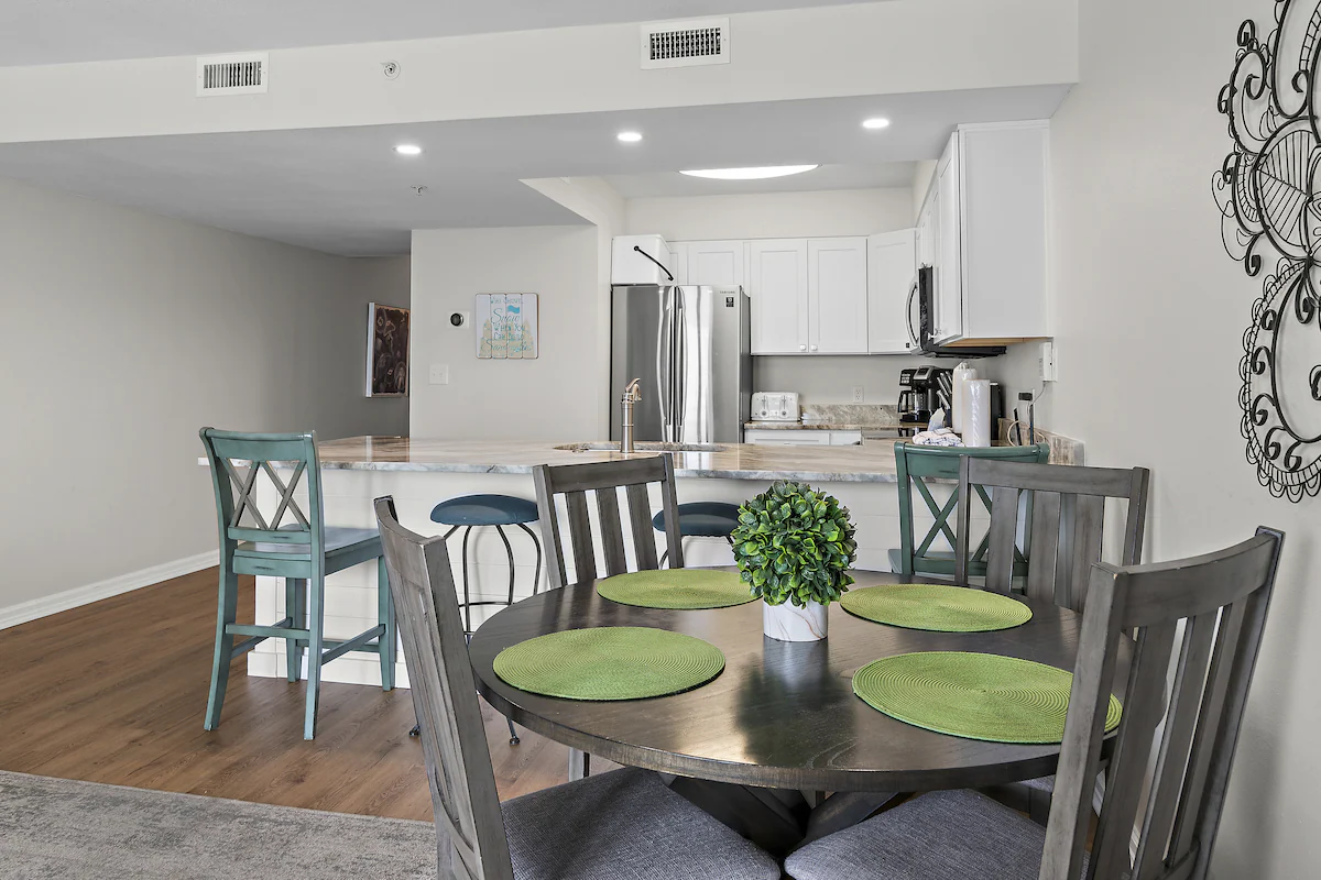 Pelican Beachfront with Amazing Ocean Views — photo 3