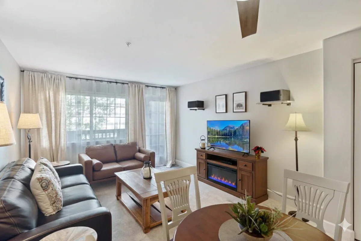 First Tracks Condo w Gondola Access and Pool 1054 — photo 2