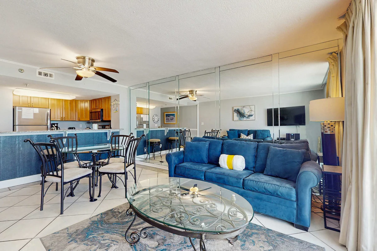 Gulf front condo, Pools, hot tub, and gym — photo 3