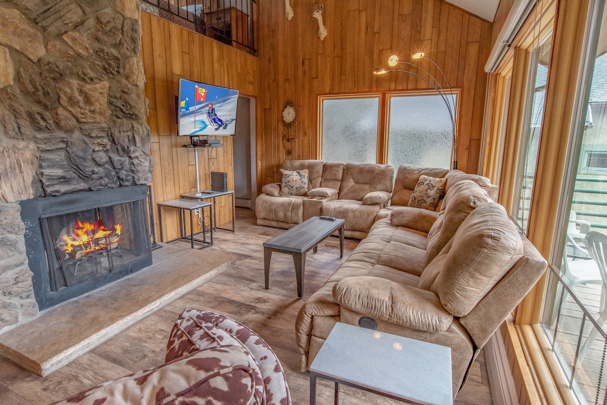 Rapids Retreat Home: On River, Hot Tub, Dog Friend — photo 4