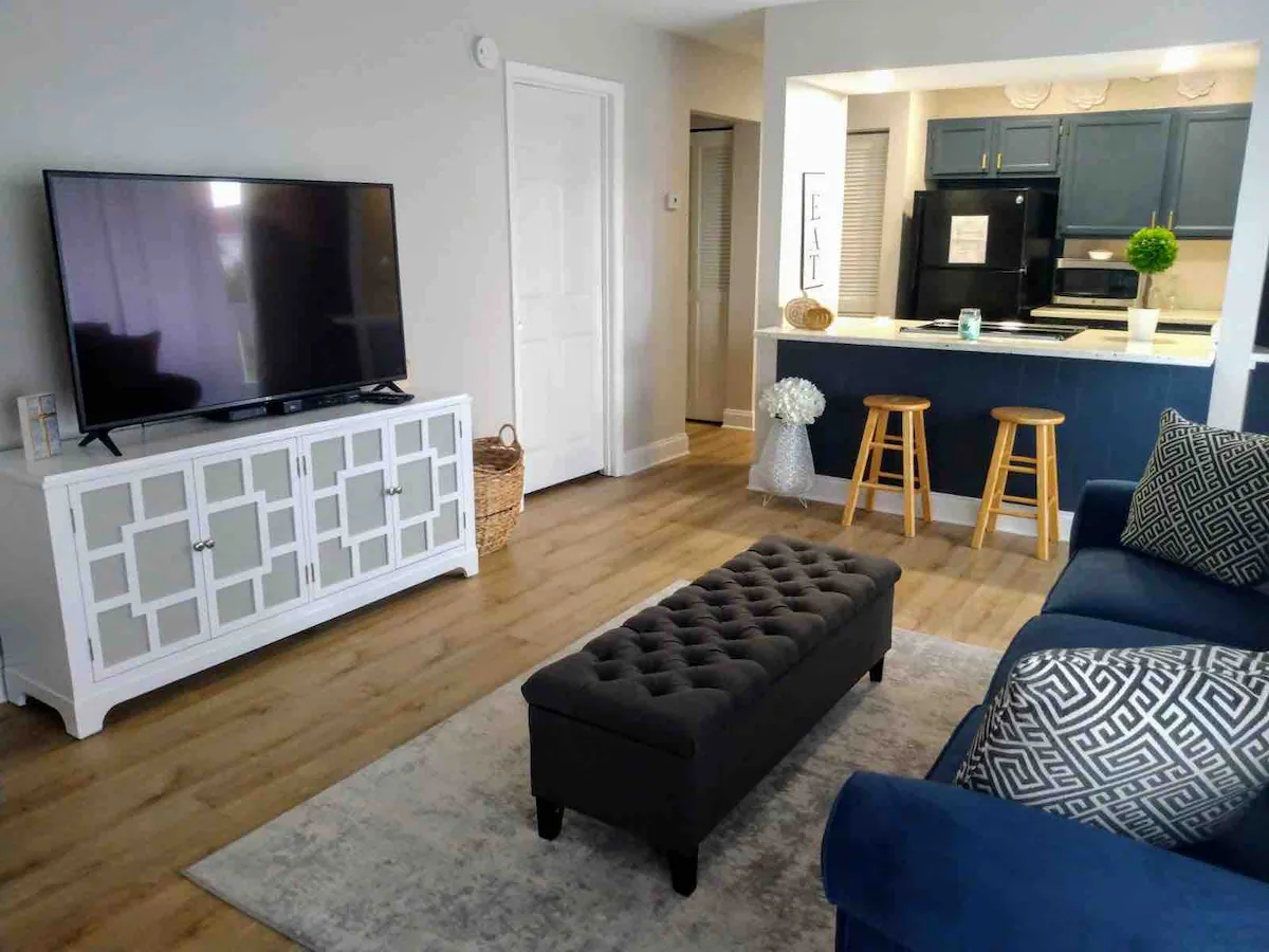 BELIEVE! Great location! Charming/ sexy 1BD condo — photo 3