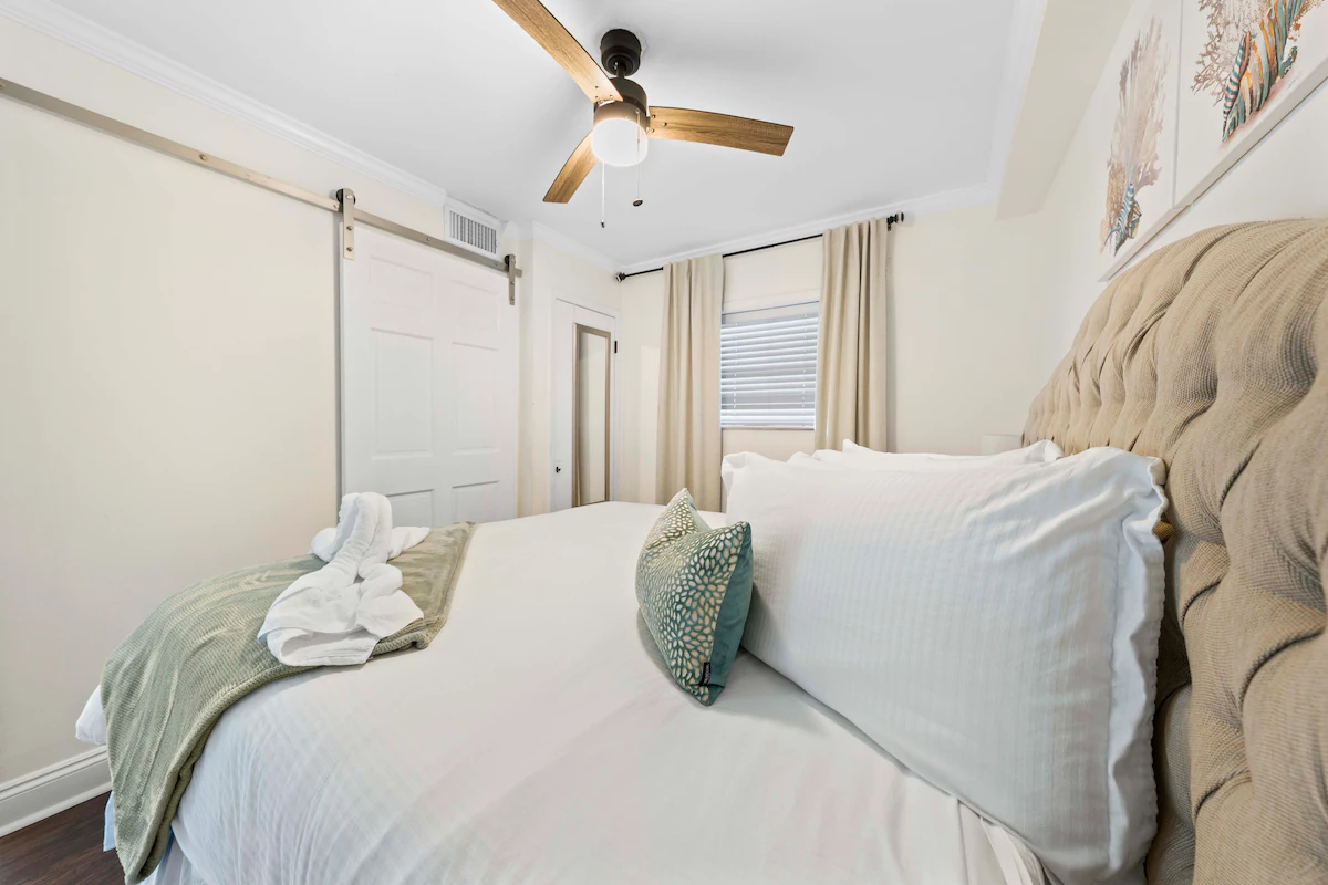 Beachfront 1BR | Seaside Beach & Racquet 3205 — photo 5