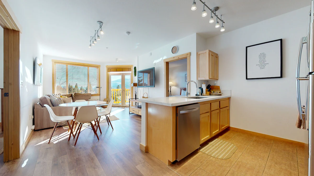 Sunstone 109 Condo Great Complex Amenities W/ Ski — photo 4