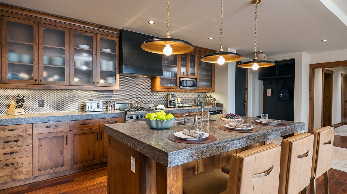 Valley Views | One Steamboat Place 411 Beaver Mtn — photo 3