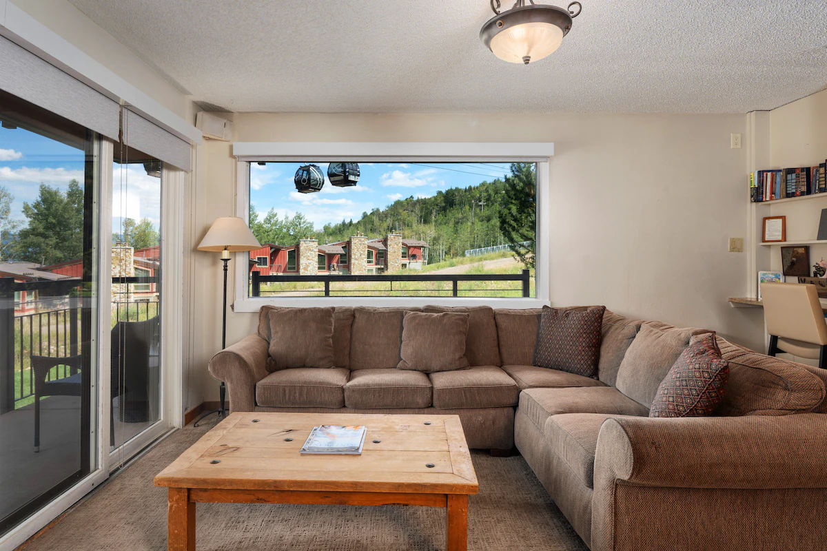 Crestwood 2117 Standard 2 Bedroom — photo 3