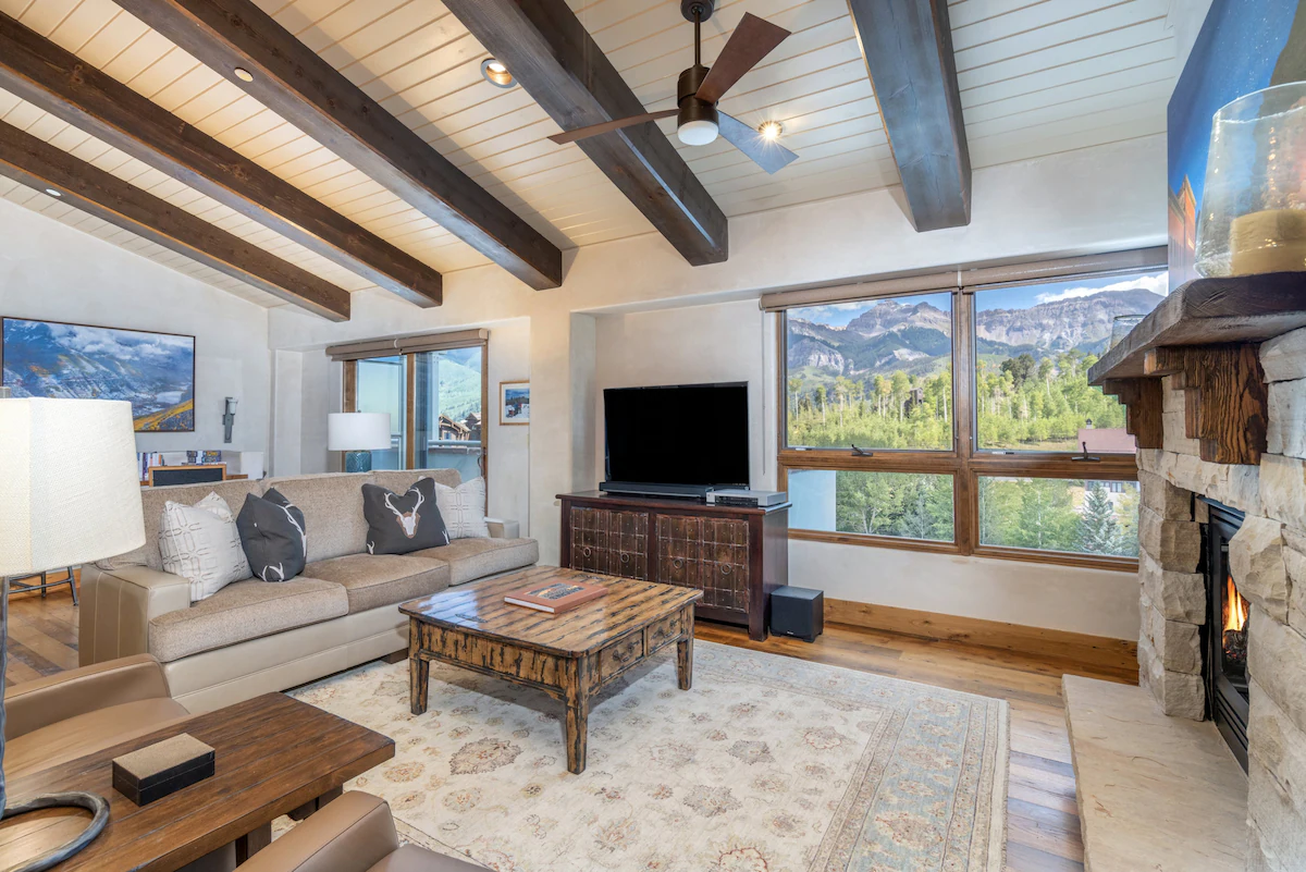 Peaks Penthouse 843 — photo 3