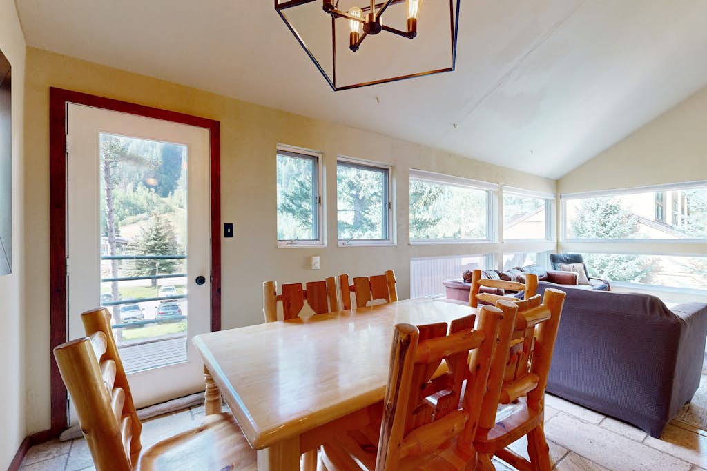 Steps to Ski Shuttle | 3BR Mountainview | Hot Tub — photo 5