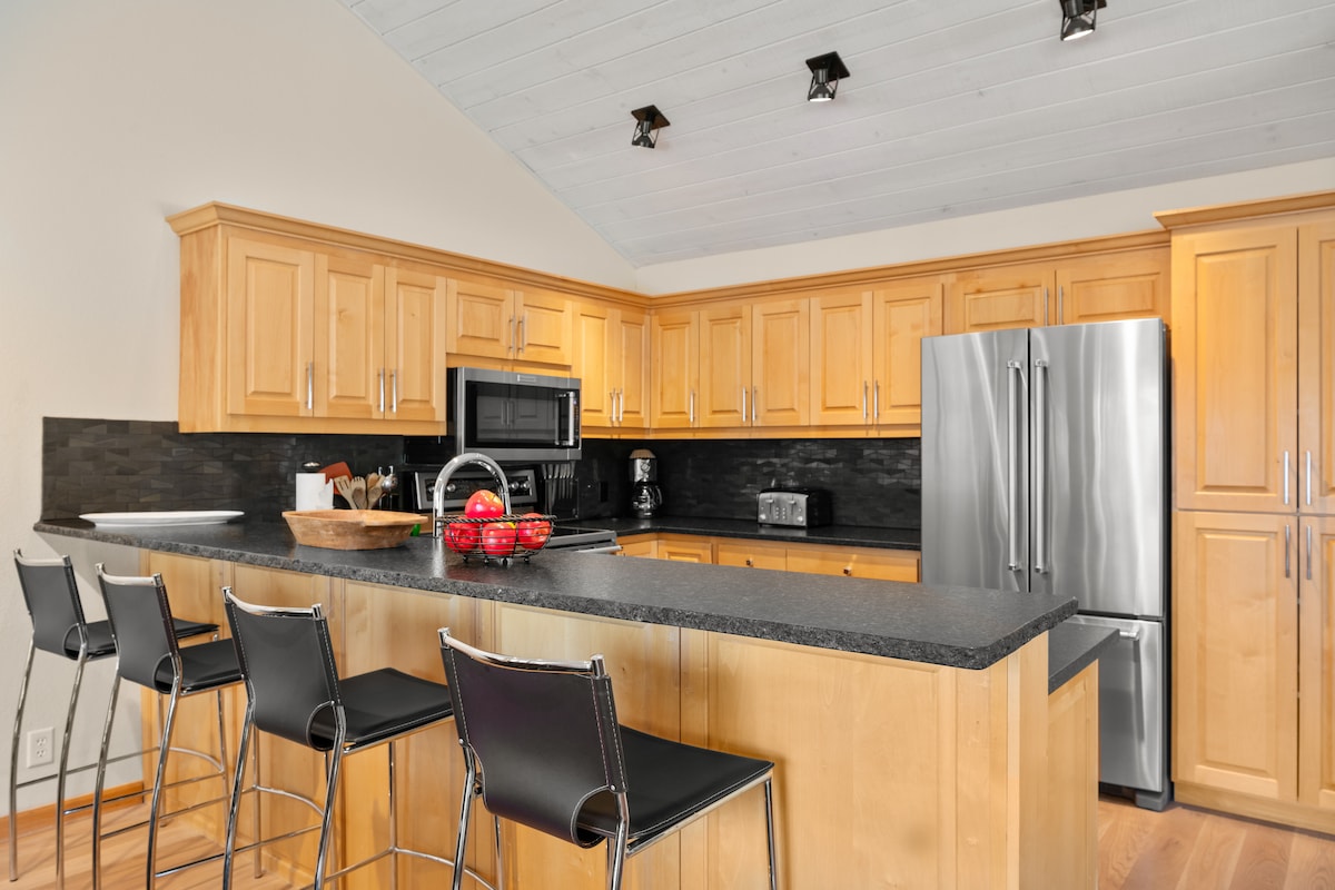 RMR: Teton Pines 3443 Townhome in Wilson, WY — photo 2