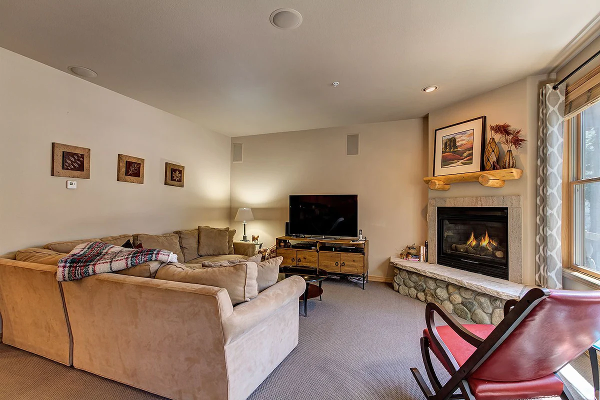 Ground floor condo near Main St Breckenridge! — photo 2