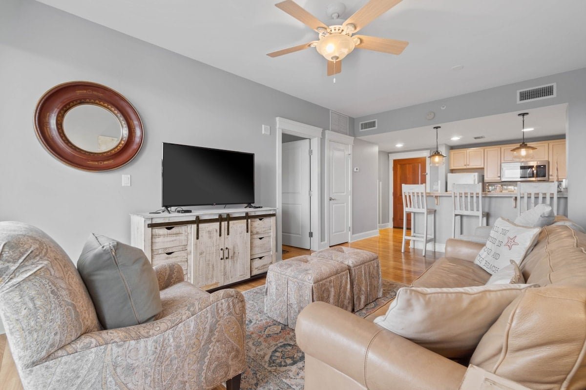 Baydream Sandestin 2509-Beach Tram-Sleeps 4 — photo 3