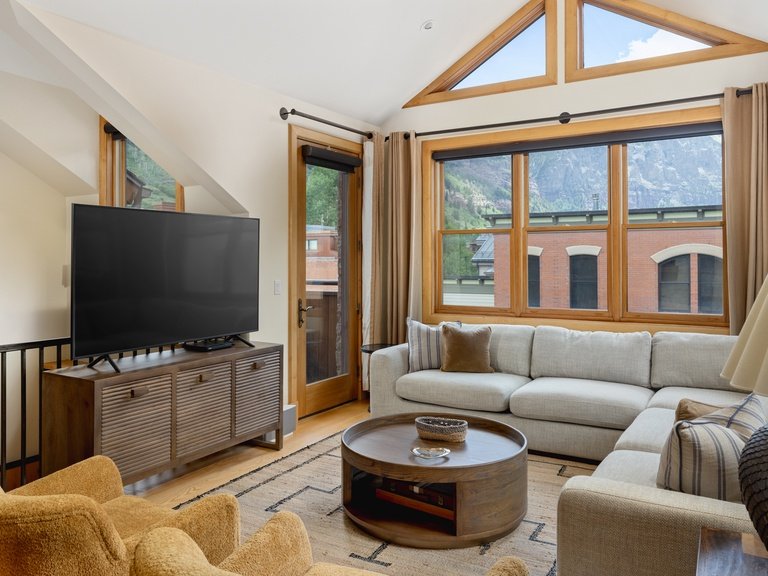 Pine Street Penthouse - Telluride Vacation Rentals — photo 4