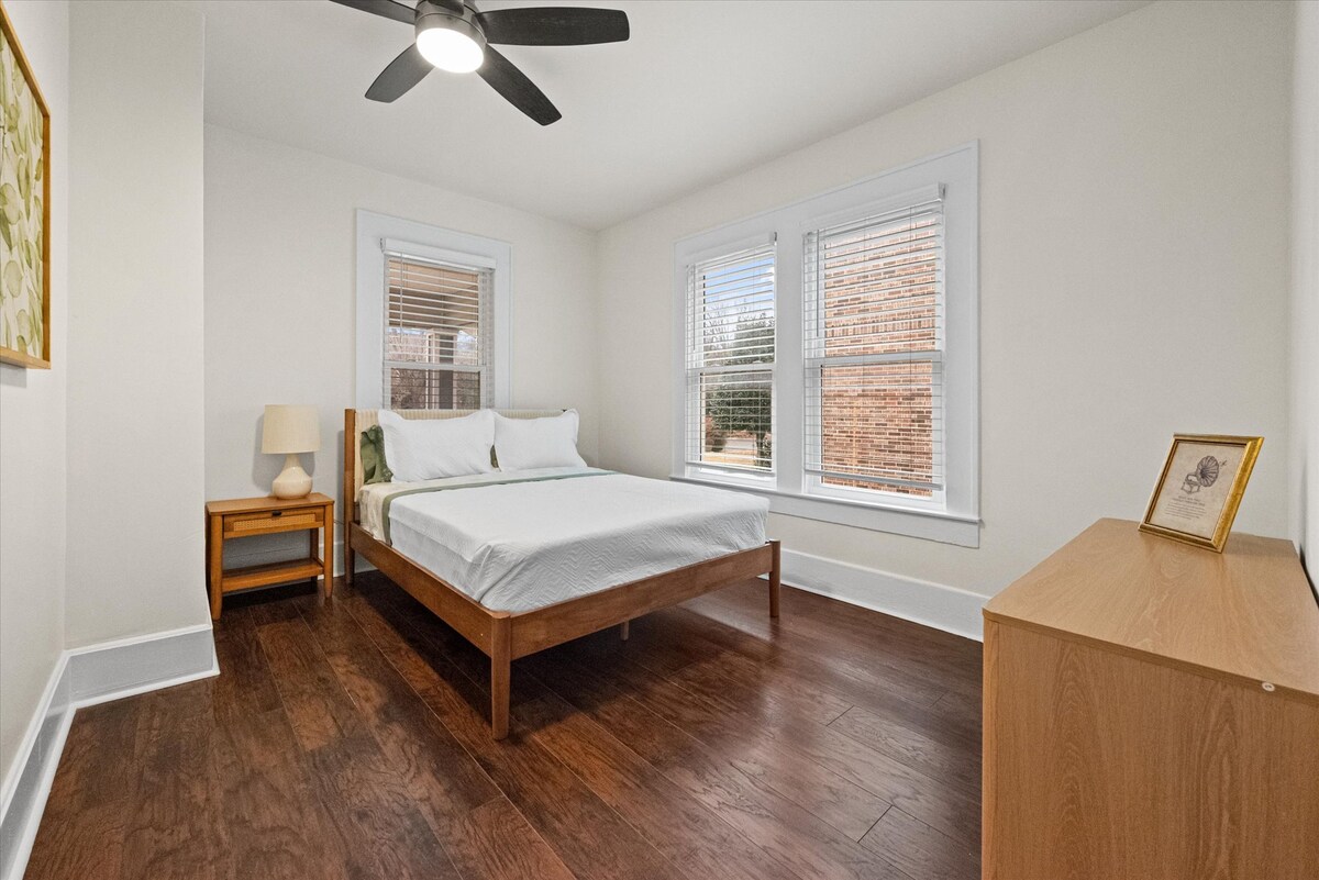 Stylish 4BR/3BA Home | Walk to Lower Greenville — photo 2