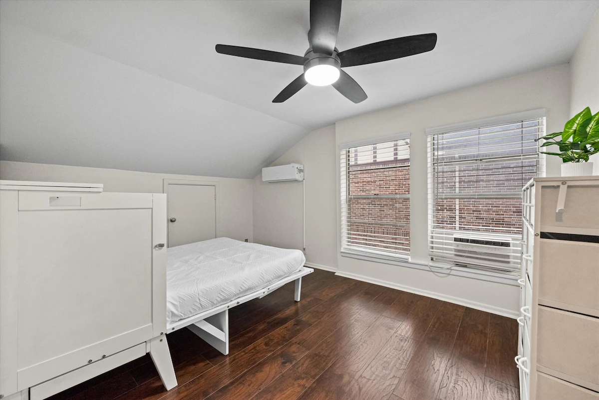 Stylish 4BR/3BA Home | Walk to Lower Greenville — photo 4