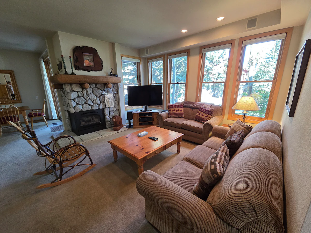 Snowcreek Resort Vacation Rental 879 — photo 2