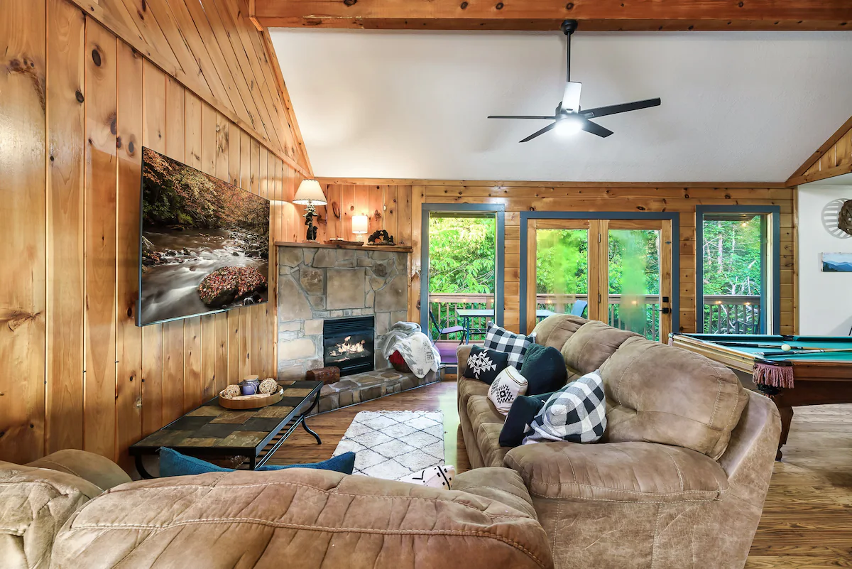 Fall Specials!Fire Pit!2 Kings! Hot Tub|Pool Table — photo 3