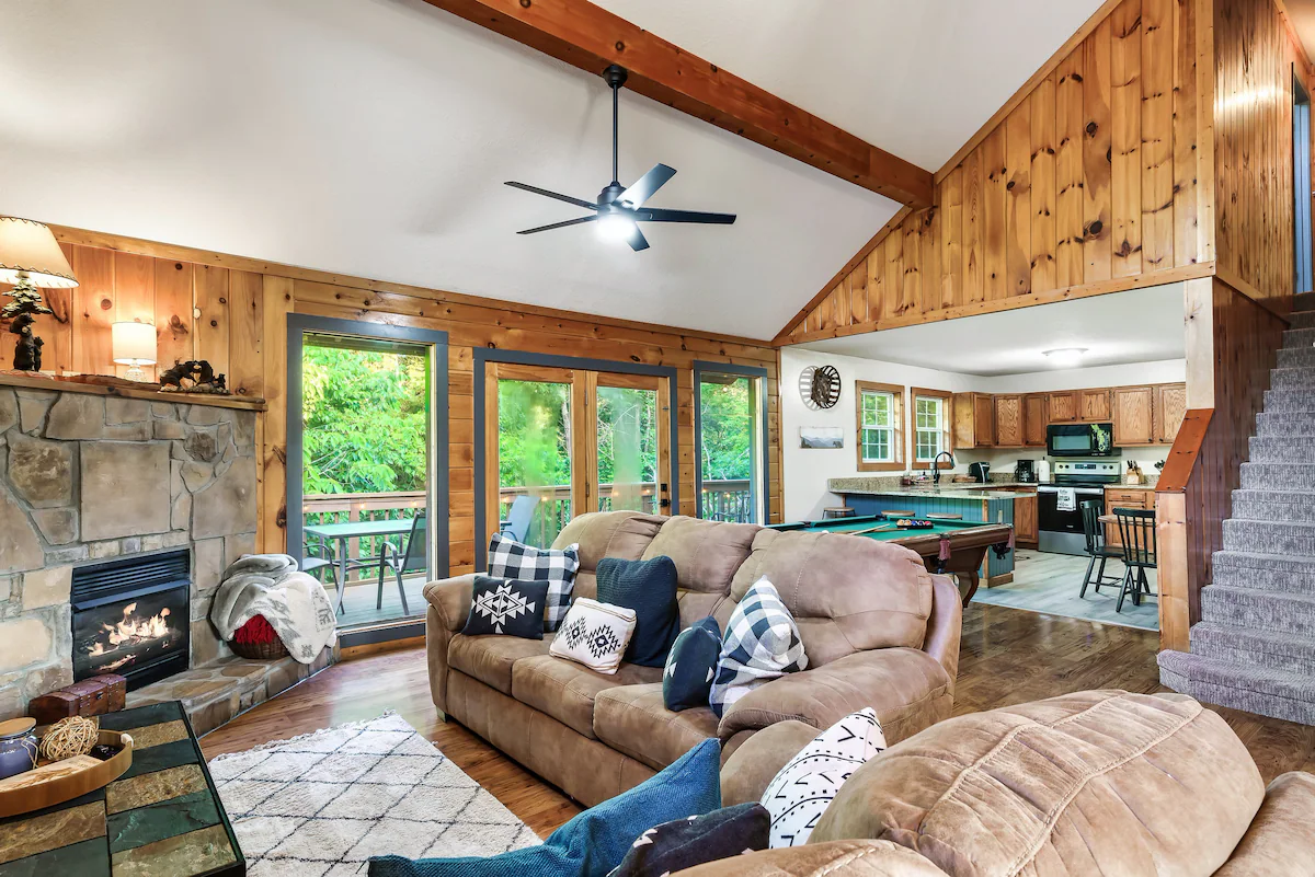 Fall Specials!Fire Pit!2 Kings! Hot Tub|Pool Table — photo 4