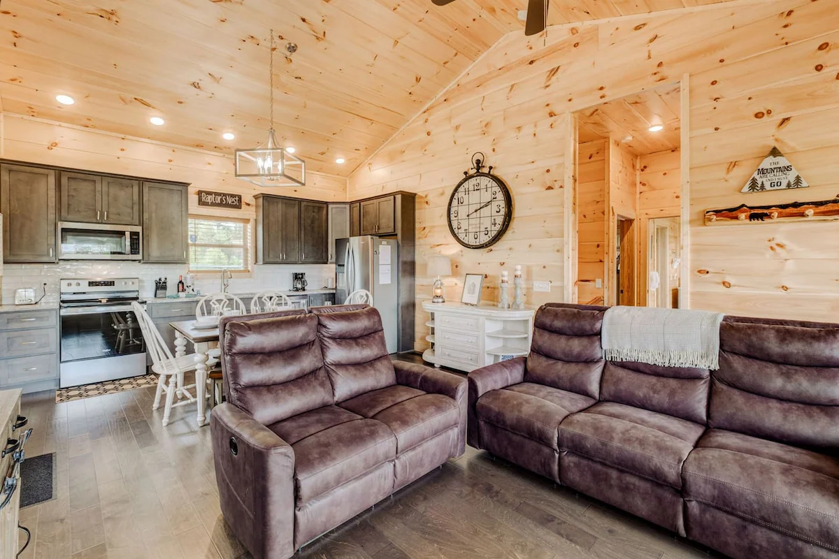 Killer Mtn Sunset Views | Hot Tub | Modern, Cozy! — photo 4