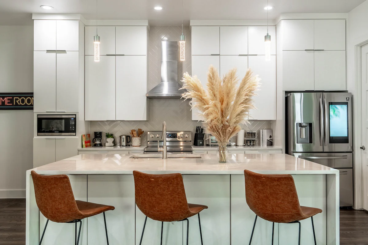 Luxe Dallas Home | Rooftop + Game Room Fun — photo 4