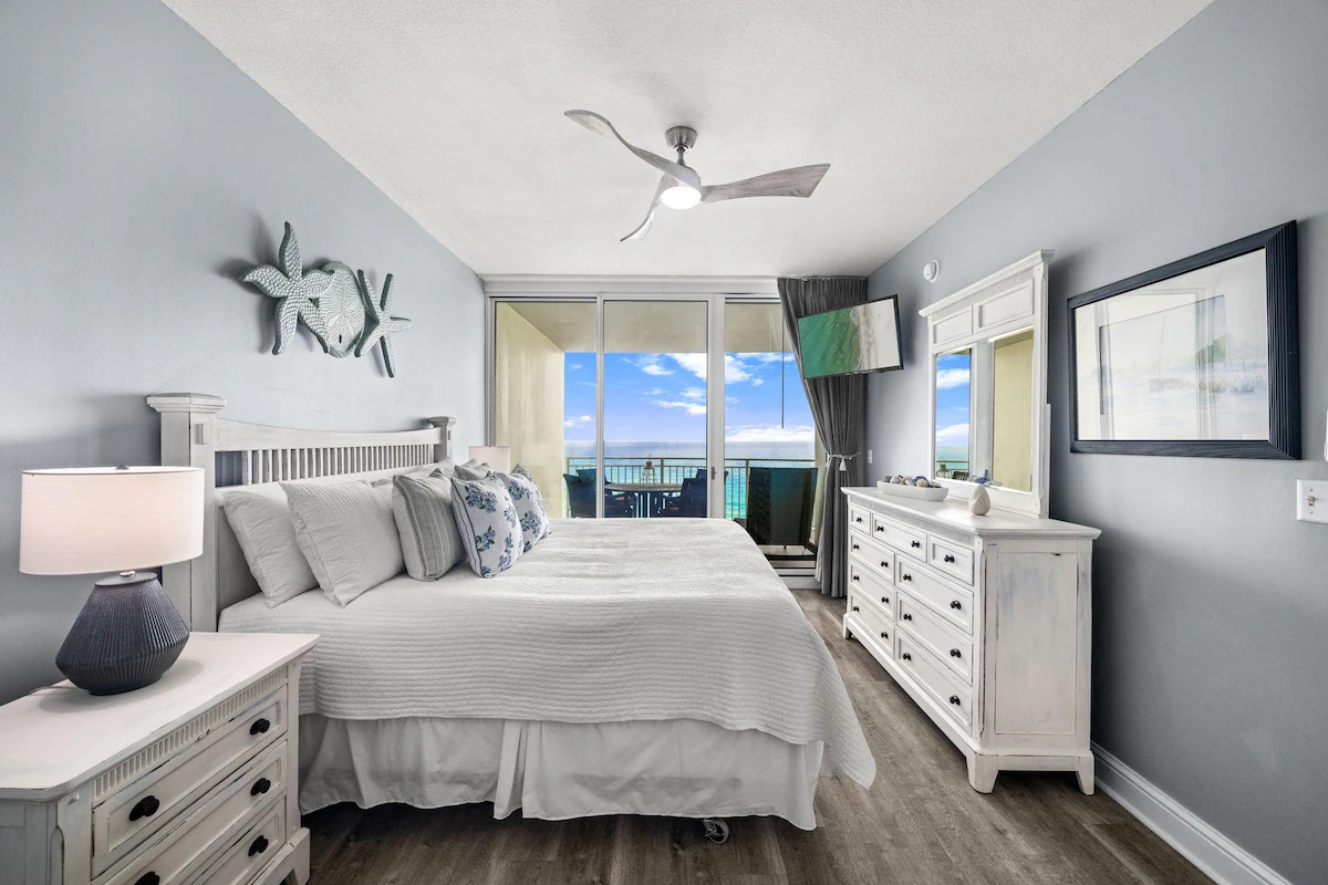 Aqua 1008 Oceanfront/Hi Clean Standards/Wifi/Beach — photo 3