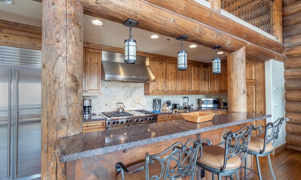 Gorgeous 3BR Mountainview | Balcony — photo 4